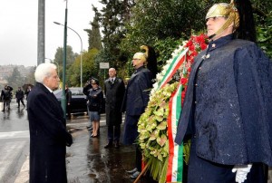 Moro: Mattarella depone corona a stele via Fani